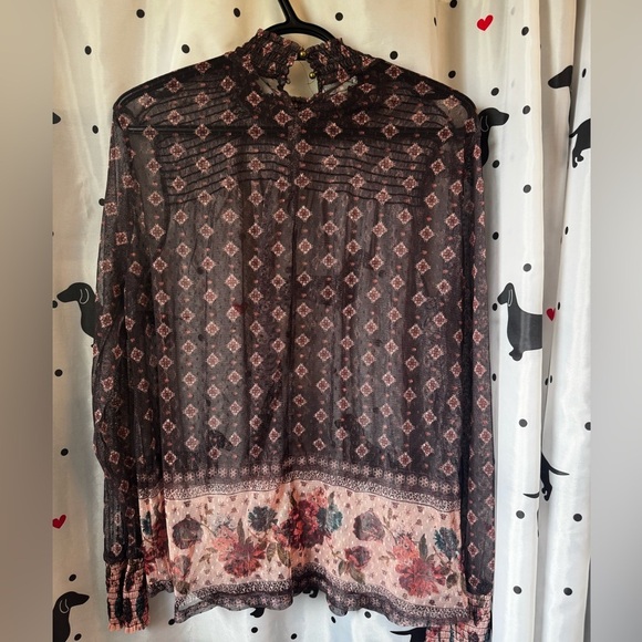 Maurices Black and Pink Graphic Long Sleeve Blouse - Picture 3 of 3